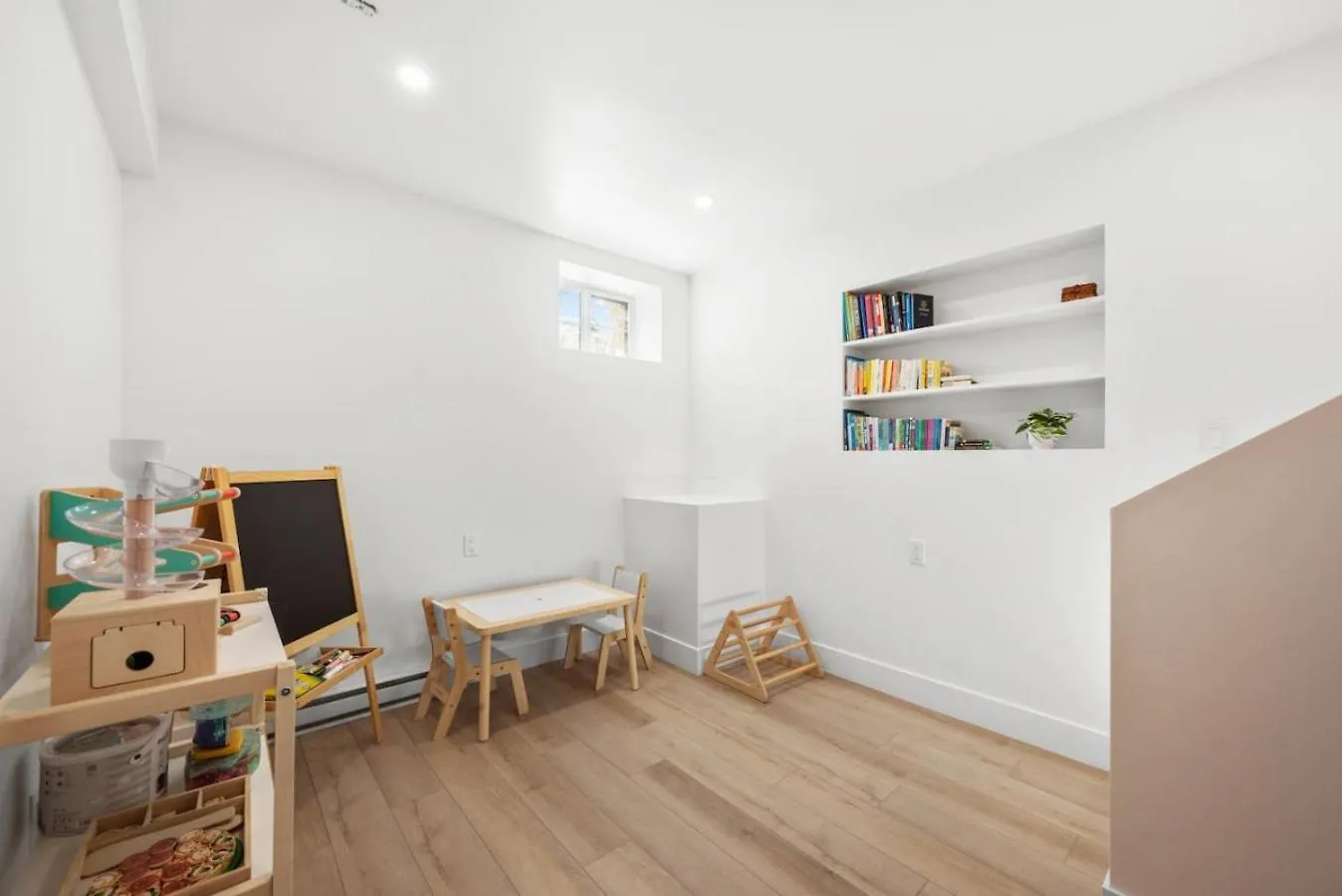 Modern Heritage In Heart Halifax Holiday home
